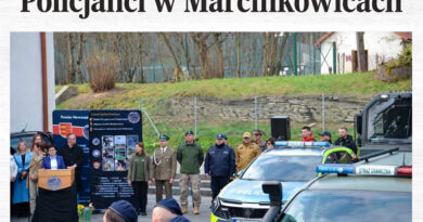 Policjanci w Marcinkowicach. Młodzież poznawała kulisy służby i możliwości kariery